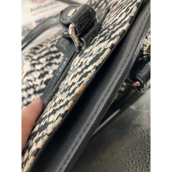 COACH 25811 BLACK, WHITE PRINT CANVAS, LEATHER SHOULDER BAG - Picture 14 of 16